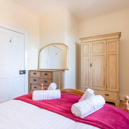 Апартаменты Altido Retro Castle Retreat 2Bed Эдинбург Экстерьер фото